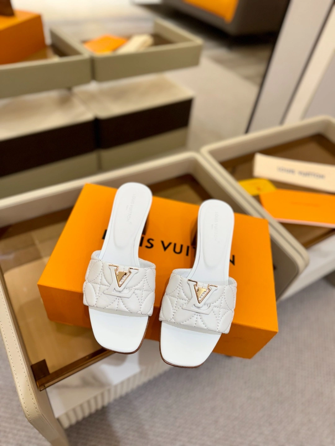 COCO-- 8V 1ADCVY goatskin Heel height：5.5CM item:E-X158D4134